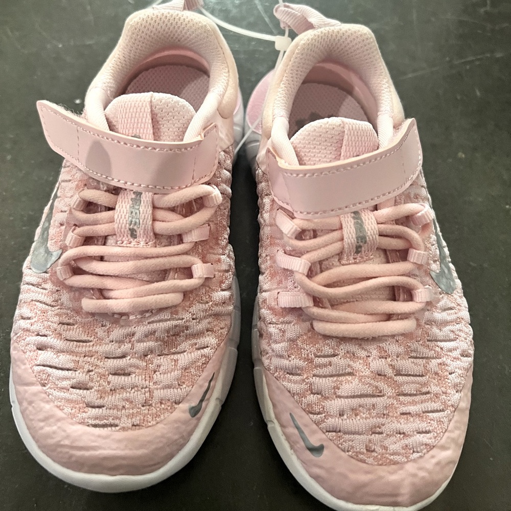 BNWT Nike Sneakers Toddler Size 10.5C Retail for $70!